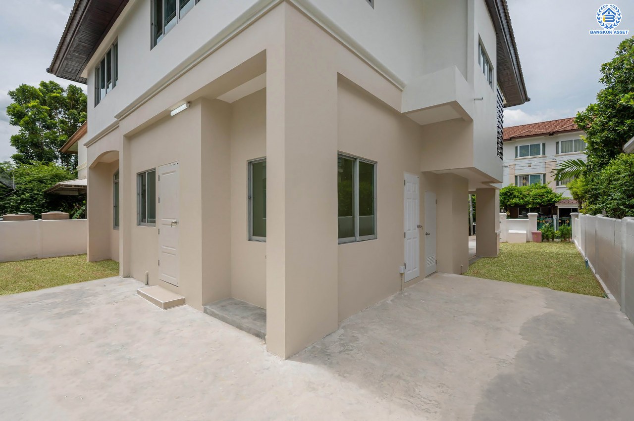 บ้านมือสองตกแต่งใหม่ โครงการ ศุภาลัยพาร์ควิลล์2 พหลโยธิน48 เนื้อที่ 71.6 ตร.ว. ฟังก์ชัน 3 ห้องนอน 4 ห้องน้ำ 1 ห้องแม่บ้าน จอดรถได้ 2 คัน บนทำเลเดินทางสะดวกเชื่อมต่อถนนสายไหม, ถนนลำลูกกา, ถนนพหลโยธิน ใกล้รถไฟฟ้าสายสีเขียว "สถานีสายหยุด" และทางด่วน "ฉลองรัช"